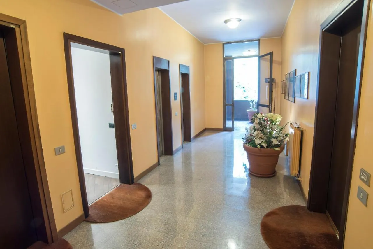 Apartamento Renovated Flat Near Duomo - Lamarmora Milán